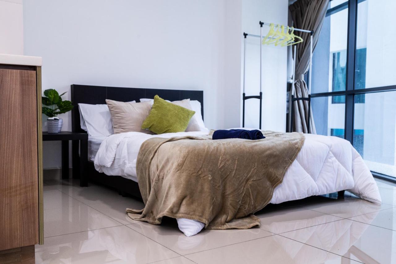 Studio Units At Pacific Tower Near Jaya One By Comfyasia Petaling Jaya Exterior photo